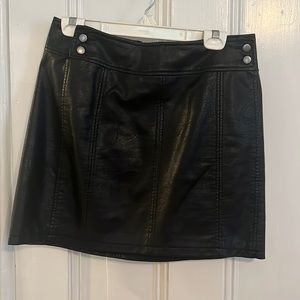 Free People Black Vegan Leather Mini Skirt Sz 12 EUC